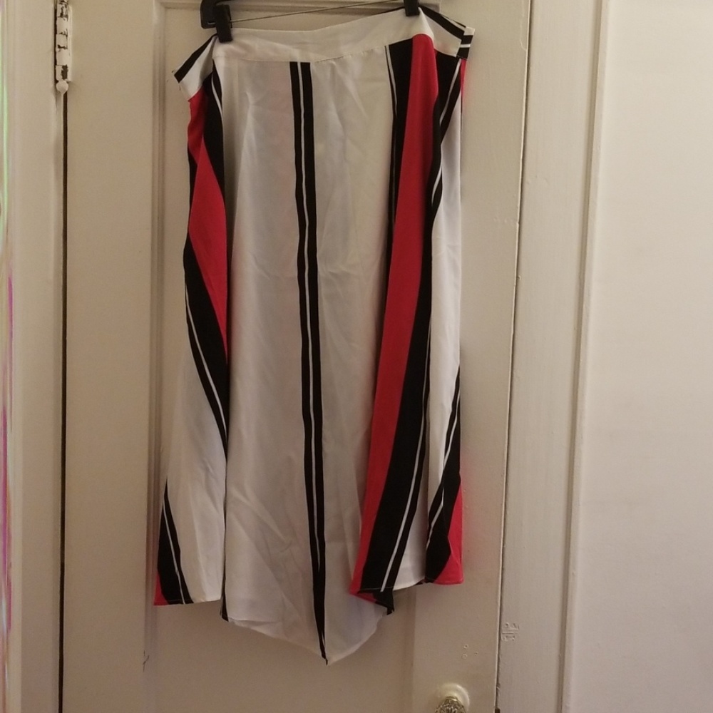 Skirt - Picture 2 of 2